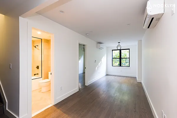 Rented by Nooklyn NYC LLC | media 49