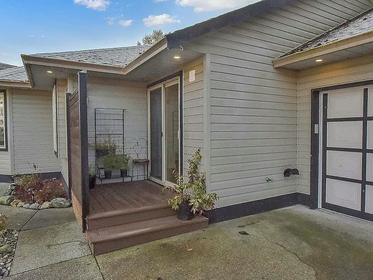 19358 Cusick Cres — Photo 22