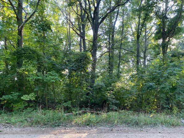 19 Hillcrest Rd, Bloomingdale, MI 49026