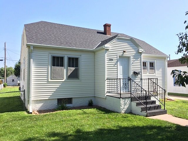 1st image of 306 E 28th St