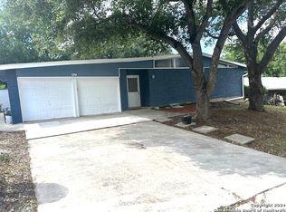 8825 Secluded Dr, Converse, TX 78109