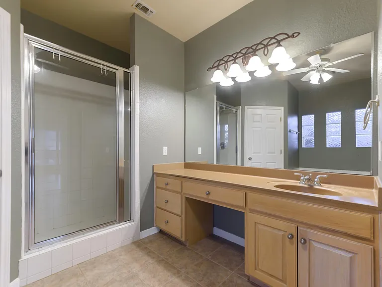 2610 Fairwood Dr — Photo 12