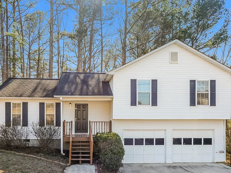200 Campbell Dr — Photo 1