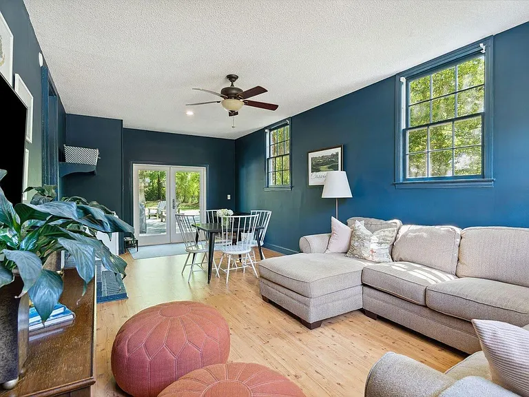 857 Stiles Dr — Photo 14