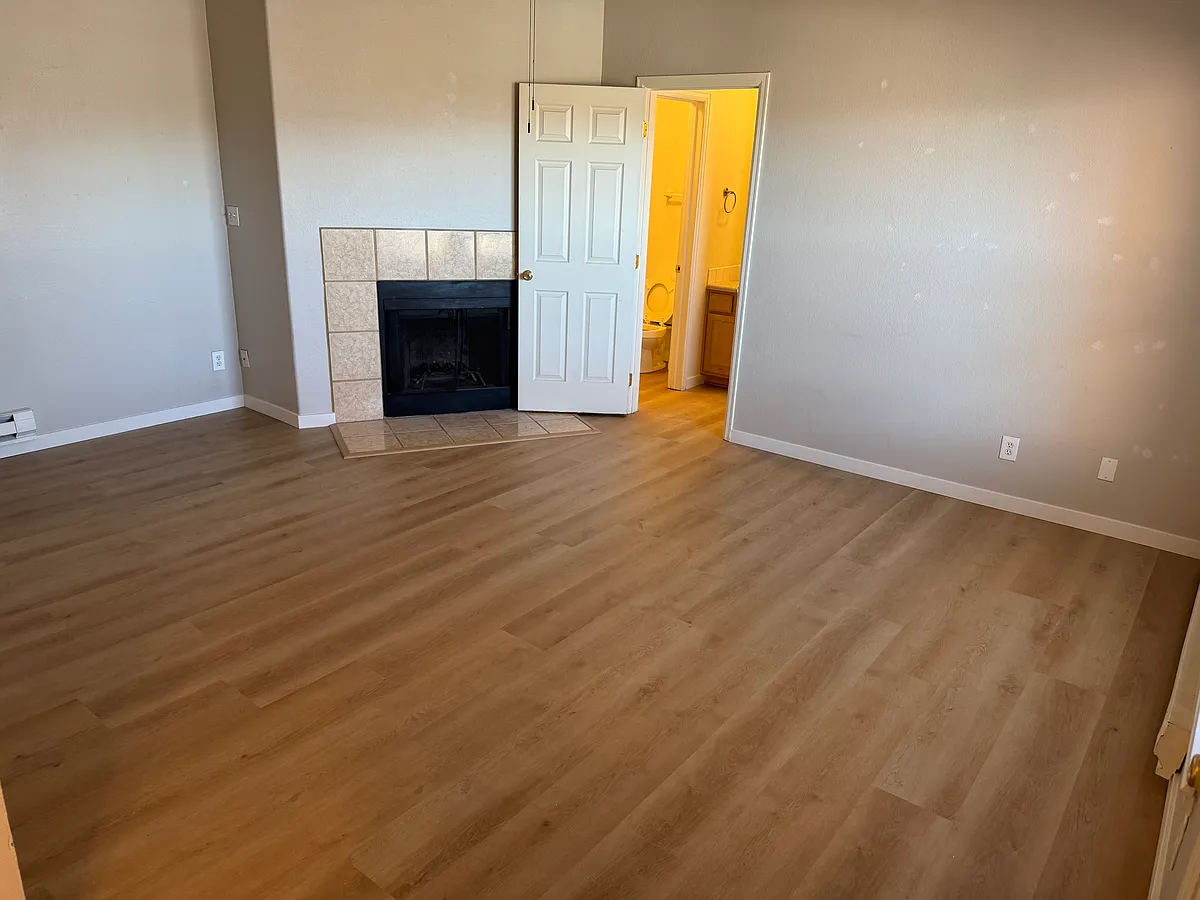 Building Photo - 7132 S Bryant St #233