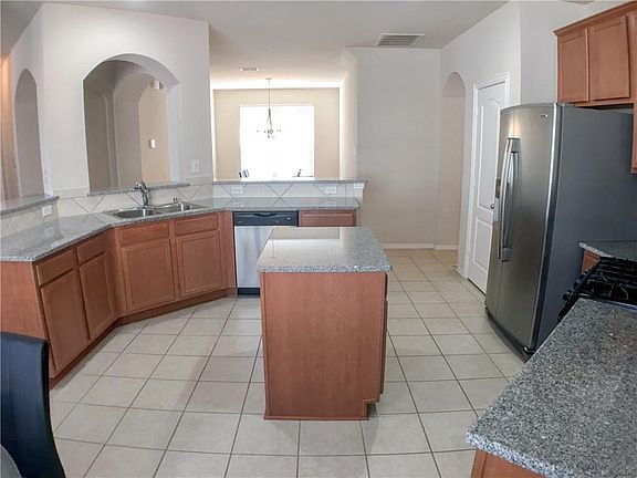 4th image of 624 Grayson Ln