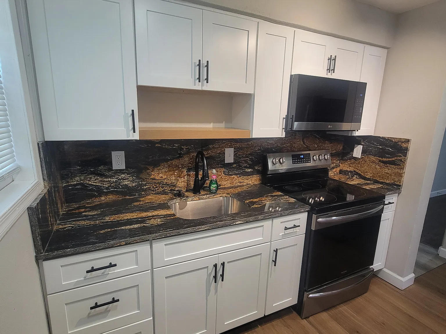 2 bed, 792 sqft, $1,505 — Photo 3