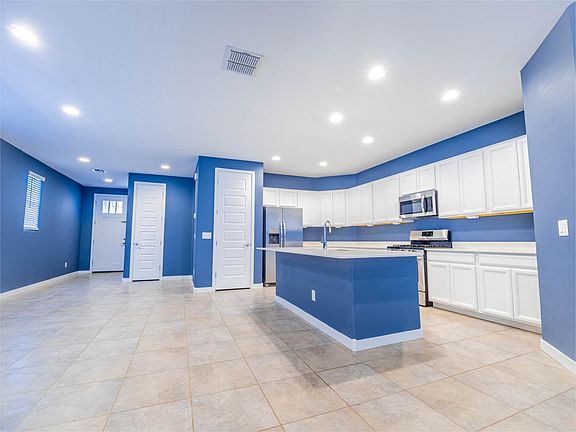 2nd image of 16961 W Las Palmaritas Dr