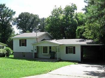 2nd image of 703 Tyler Ave NW