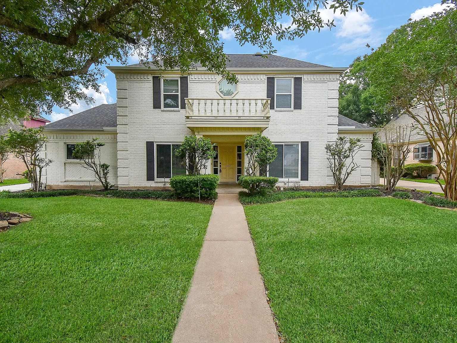 4 bed, 3.5 bath, 3340 sqft, $3,050 — Photo 1