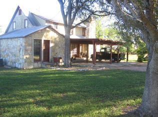 124 Center Point Dr E, Center Pt, TX 78010