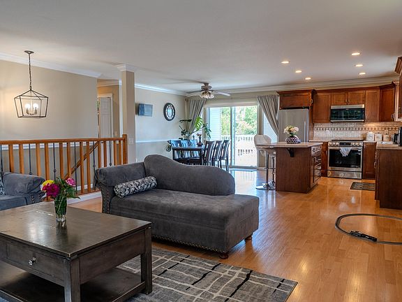 4th image of 3162 Station Rd