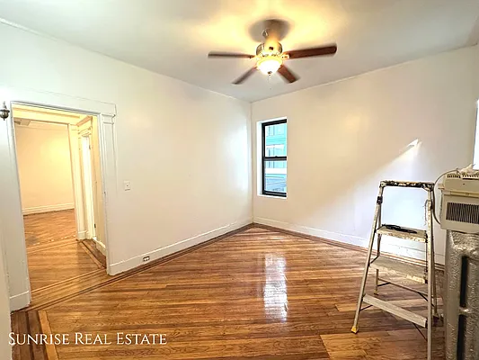 Rented by Sunrise Real Estate | media 16