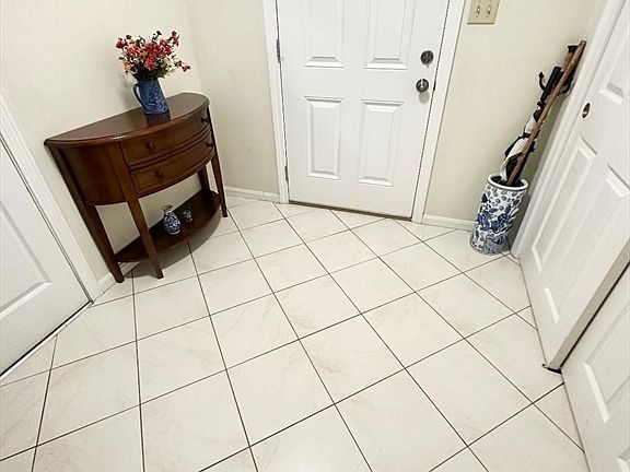 5th image of 6 Tamarack Ln #6