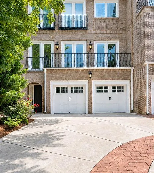 1296 Lenox Park Blvd — Photo 33