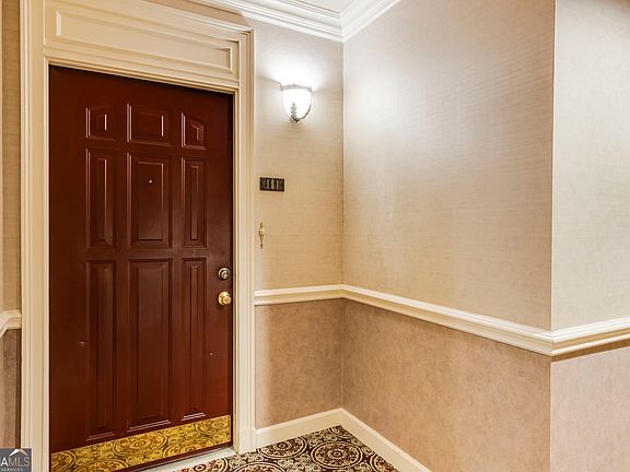 4th image of 3334 Peachtree Rd NE APT 101