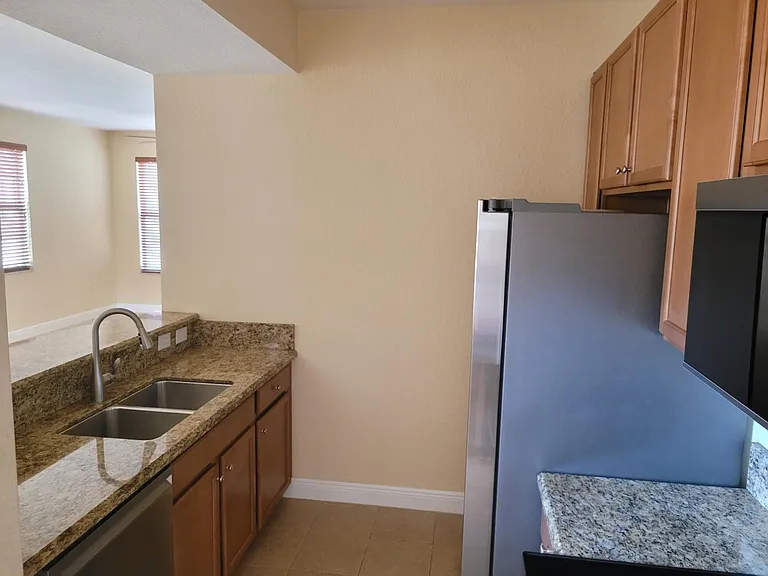 1145 SW 147th Ter — Photo 7