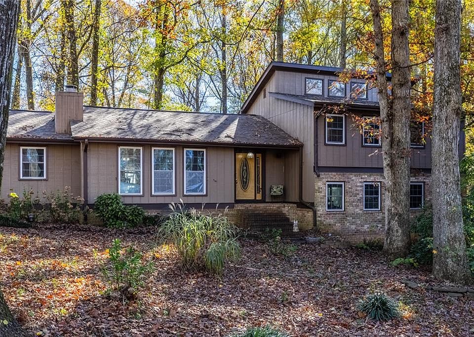 1st image of 2272 Stag Run