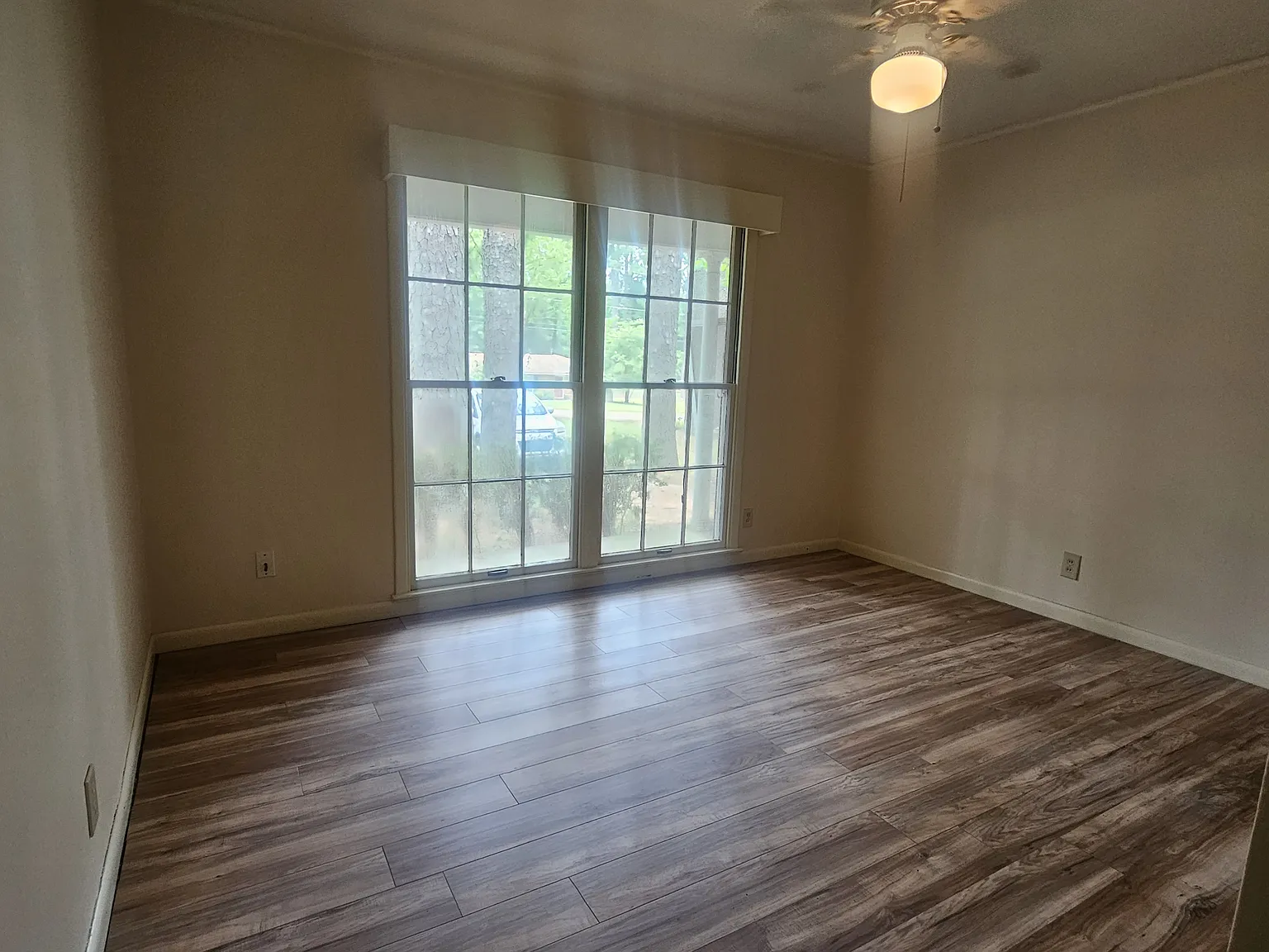 4 bed, 1900 sqft, $1,700 — Photo 2