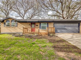 1209 Trailwood Dr, Hurst, TX 76053