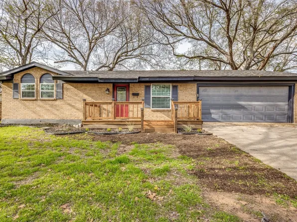 1209 Trailwood Dr, Hurst, TX 76053