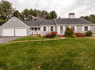 4 Lantern Ln, Cumberland Foreside, ME 04110