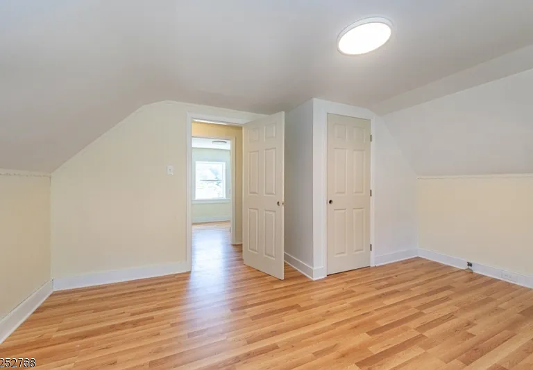 19 Center Ave — Photo 27