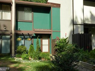 2267 Coppersmith Sq, Reston, VA 20191