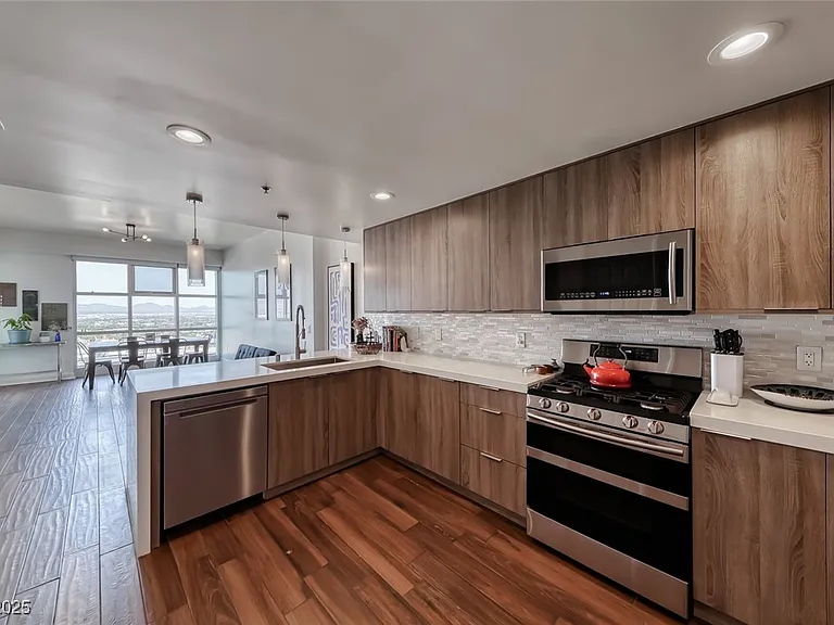 150 Las Vegas Blvd #1803 — Photo 16