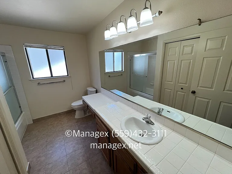 9364 N Archie Ave — Photo 11