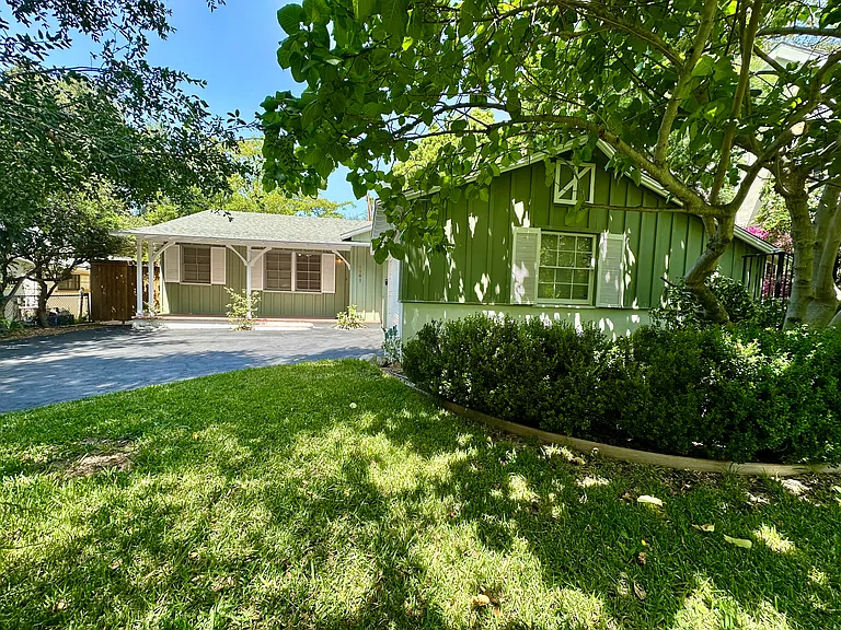 Del Monte Rd — Photo 2