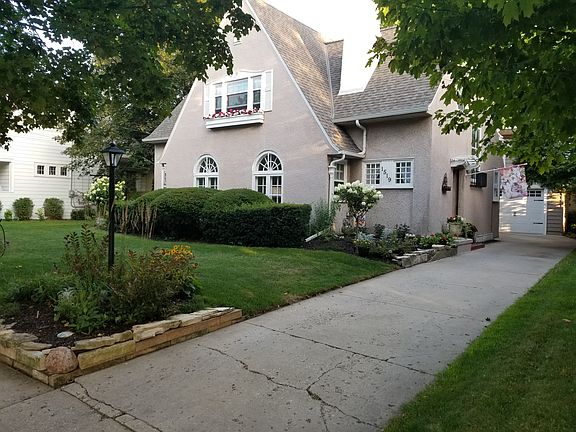 Angle view w/new landscaping