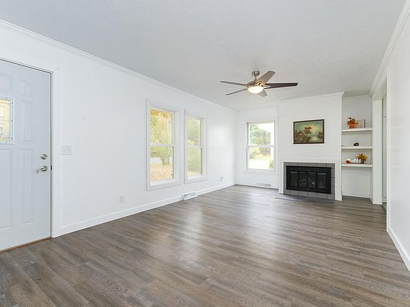 3rd image of 10899 Stadium Dr