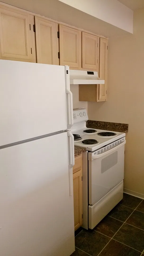 Hudson Square Apartments — Photo 3