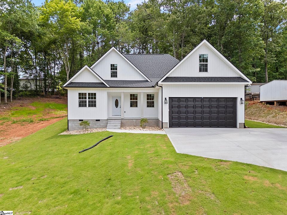 1st image of 207 Eastview Dr