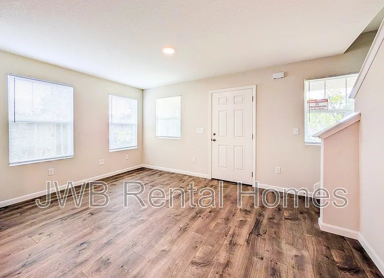 960 Palmetto St — Photo 5