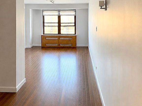 4th image of 210 E Broadway APT H1107