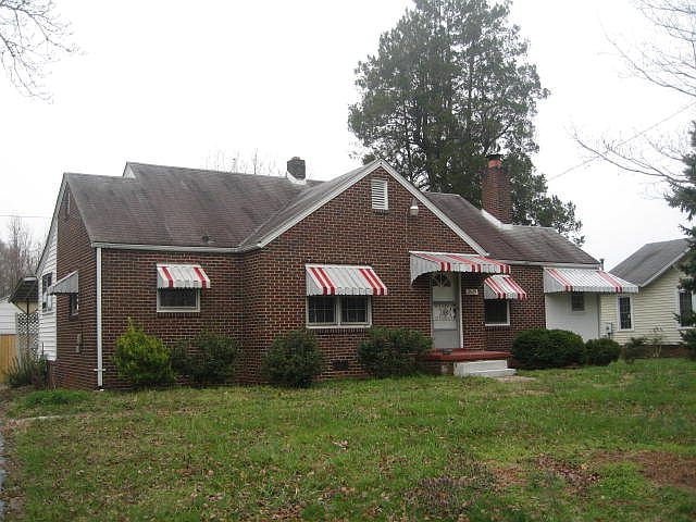 1st image of 2539 Wentworth St