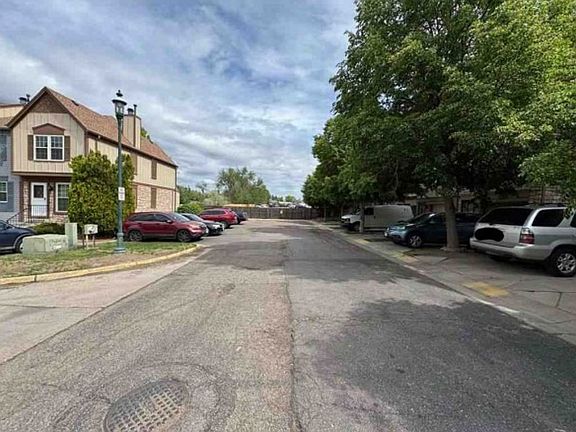 Exterior Neighborhood (street photo)