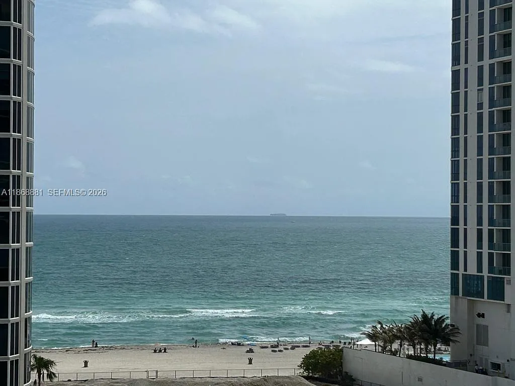 Sunny Isles Beach — Photo 4