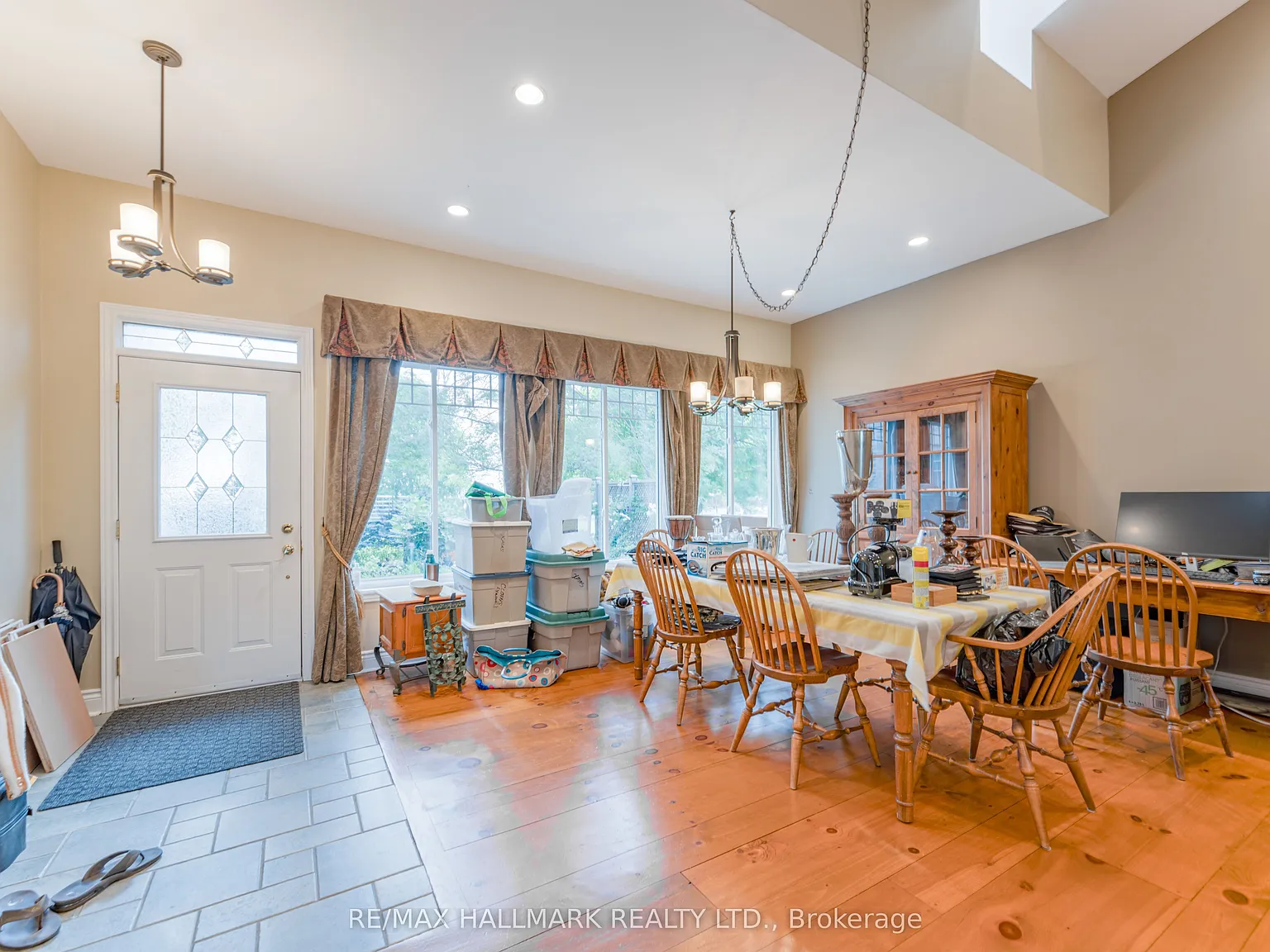 4 bed, $5,000 — Photo 3