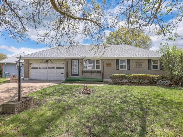 807 N Redwood Dr, Independence, MO 64056