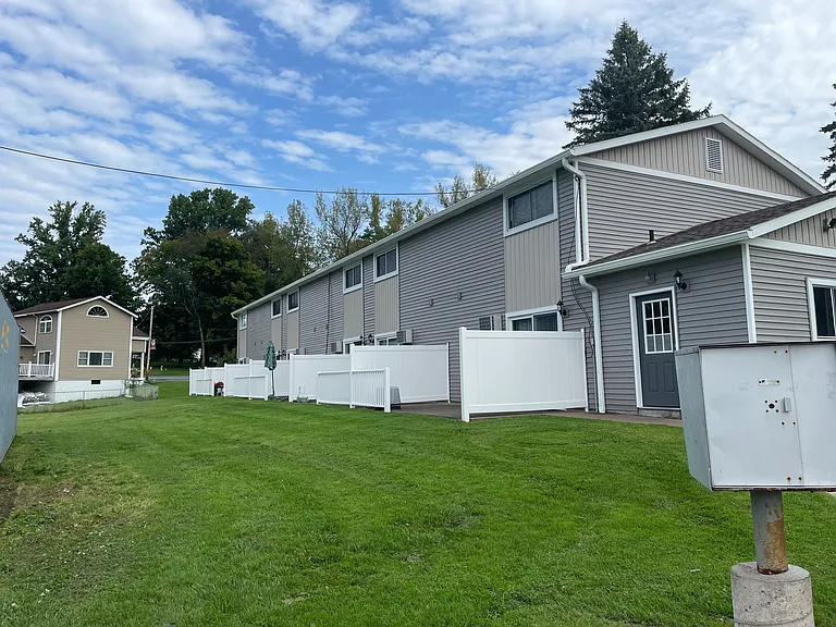 357 Main St — Photo 14