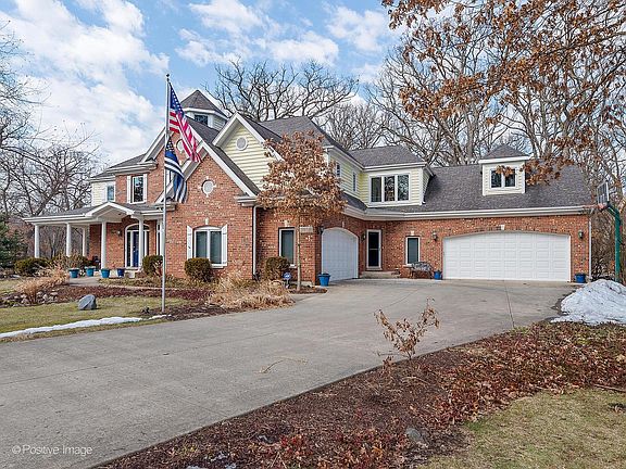 2nd image of 29W140 Forest Ln