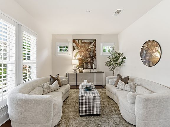 4th image of 714 Pennines Cir