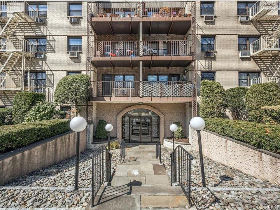 1st image of 2261 Palmer Avenue #2A