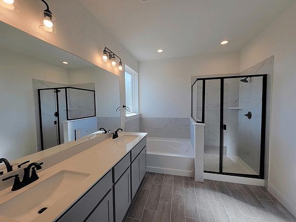 5th image of 4449 Sweet Clover Ln