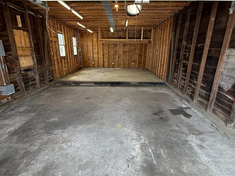 753 E Main St — Photo 4