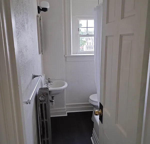 323 W Lehman St — Photo 2