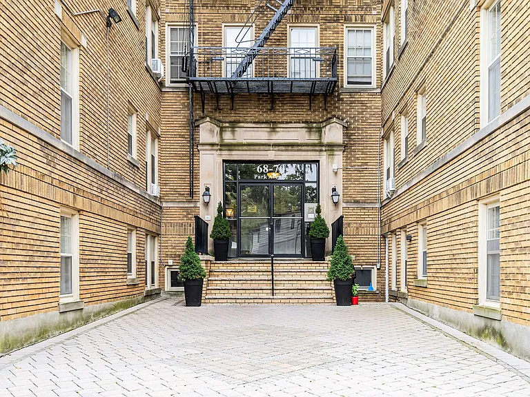 68-70 Park Avenue Apartments — Photo 12